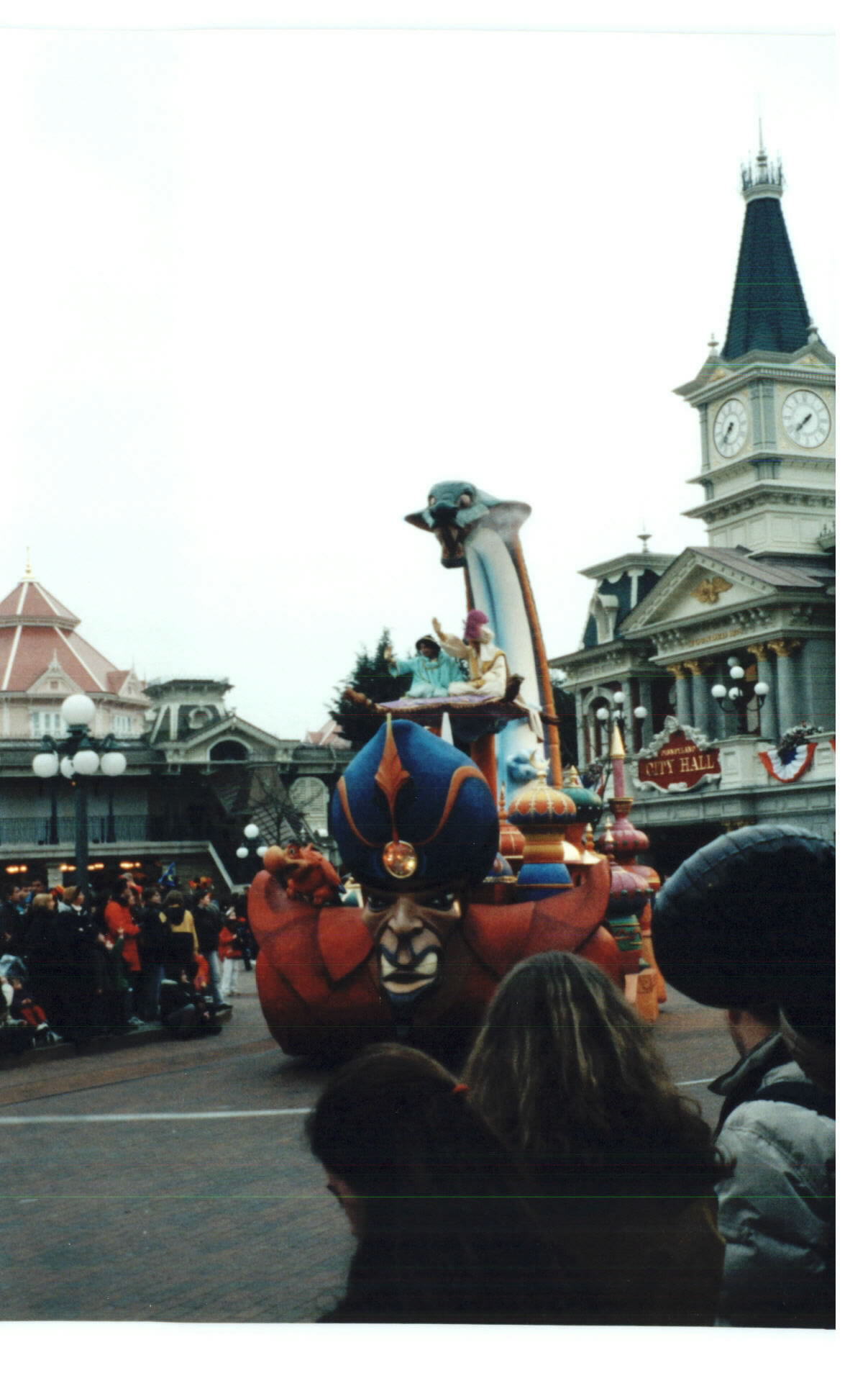 Castle-parade05.jpg