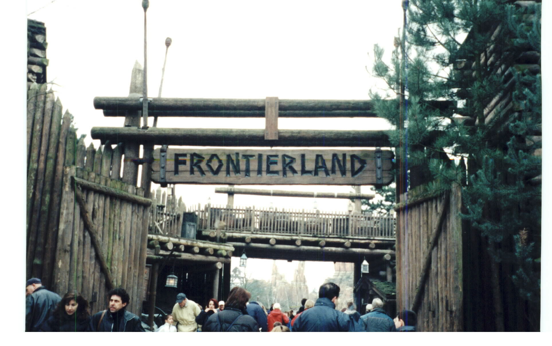 Frontierland01.jpg