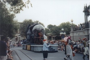 100yearsofmagicparade201.jpg